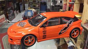 FORD FOCUS HOT WHEELS ESCALA 1/18