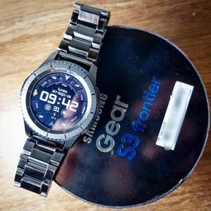 Reloj Samsung Gear 3 Frontier en Caja