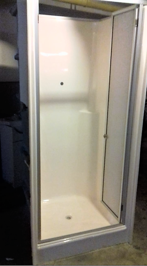 Cabina para ducha en Fibra de Vidrio con puerta