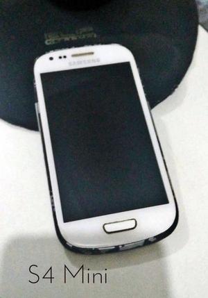 Samsung S4 Mini SIN PILA y SIN CARGADOR