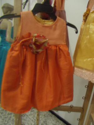 Vendo Bellos vestidos de niña se cofeccionan mayor y detal