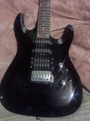 vendo o cambio por portátil guitarra eléctrica