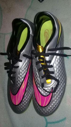 vendo nike originales Hipervenom Talla 