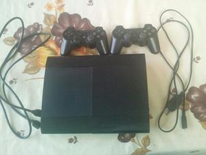 Vendo Play3 Superslim con 2 Controles