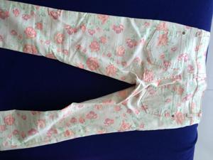 VENDO PANTALON ESTAMPADO, TALLA UNICA.