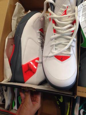 Zapatillas de baloncesto, marca Jordan unisex.