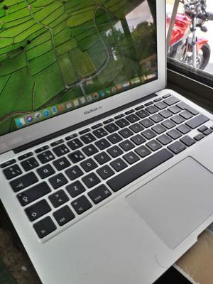 Macbook Air 11 Modelo . I5 Quinta Ge