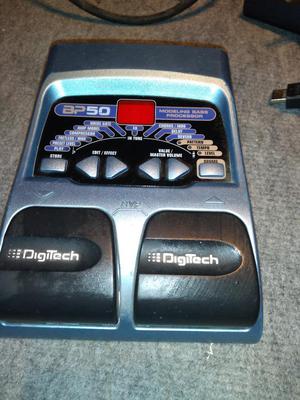 Pedal Digitech para bajo O Guitarra Acús