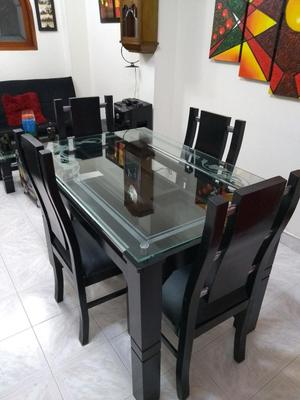 Vendo Comedor de 4 Puestos en Muy Buen E