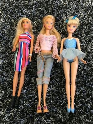 Vendo Muñecas Barbie Y Disney