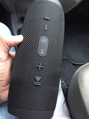 Parlante JBL grande Charge 3 como nuevo