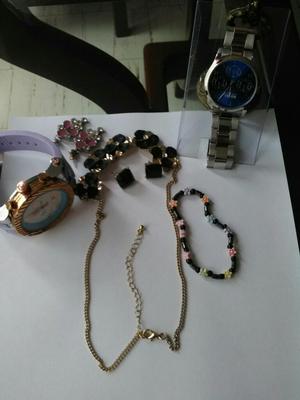 Dos Relojes Y Accesorios