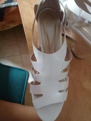 Zapatos de tacón blanco