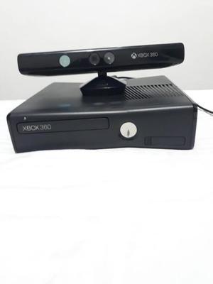 Xbox 360 Incluye Kinect y 2 Controles
