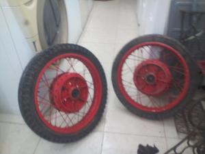 RUEDAS PARA MOTO ANTIGUA  APROX ALTO CILINDRAJE 40