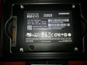 Se vende Combito Disco duro SSD 250Gb NUEVO!!. Memoria RAM