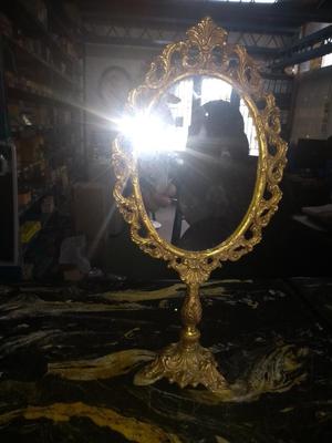 Espejo Antiguo de Mesa en Bronce