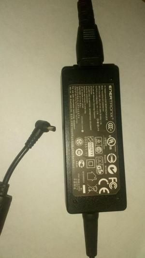 Cargador para Laptop 19v 2.1a.