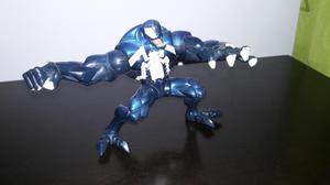 Figura Venom antiheroe de Spiderman, Tiene torso de torcer y