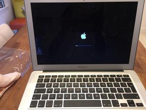 Portátil Apple MacBook Air de 13.3 MQD32LL / A nuevo