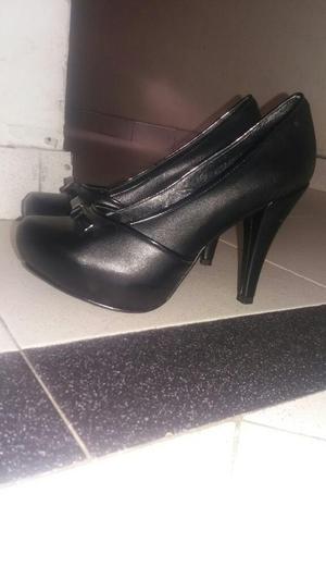 Tacones Negros