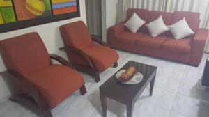 SOFA Y MESA DE CENTRO