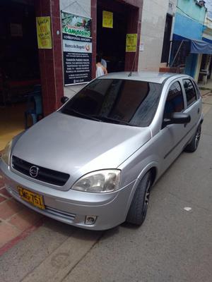 CHEVROLET CORSA EVOLUTION  RINES DE LUJO VENDO PERMUTO