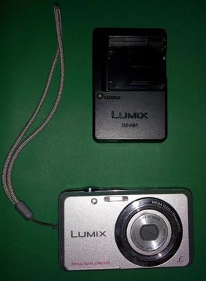 Vendo Cámara Panasonic Lumix Como Nueva.