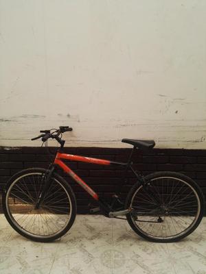 Cicla negra, naranja