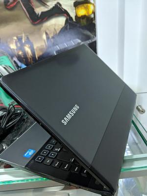 Samsung con 4gb Y Accesorios