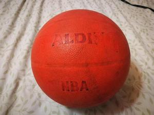 Balón Basketball Baloncesto usado en buenas condiciones.