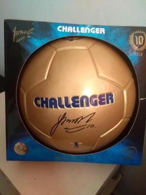 Balon original Challenger 10 GOLD autografiado James