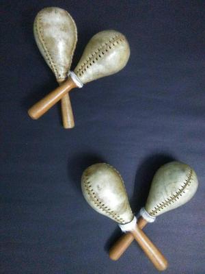 Maracas Profesionales en Cuero Liso