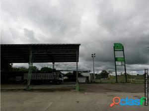 Estacion de servicio y hotel + serviteca