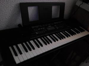 Organeta Yamaha E 323