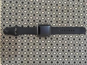 Remato Apple Iwatch Series 3 38mm USADO CON 3 MONTURAS