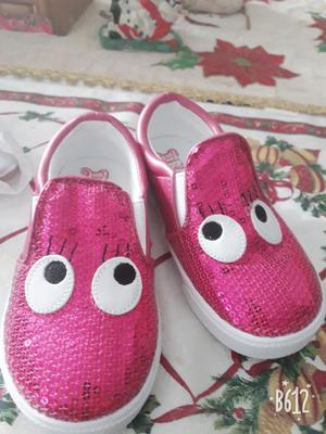 Vendo Zapatos para Niña Talla 25