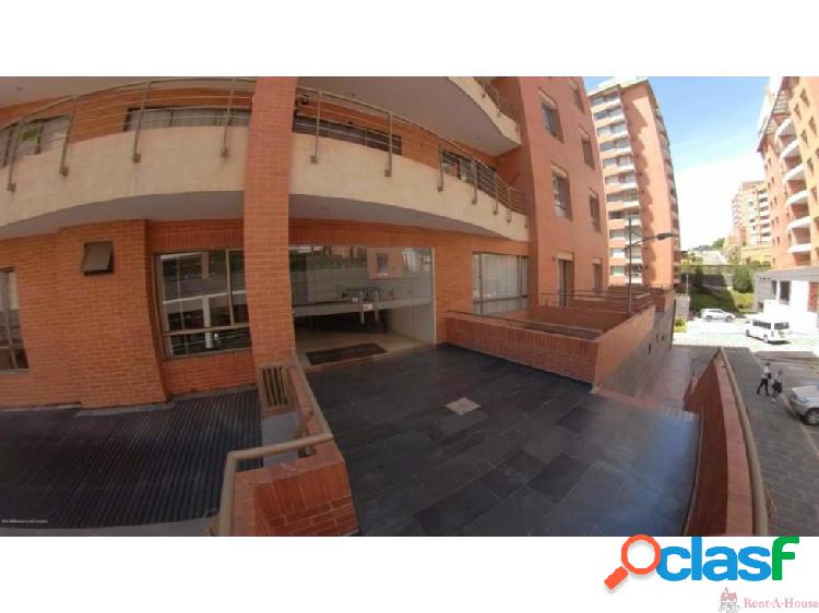 Apto en venta Santa Barbara MLS 18-573 FRL