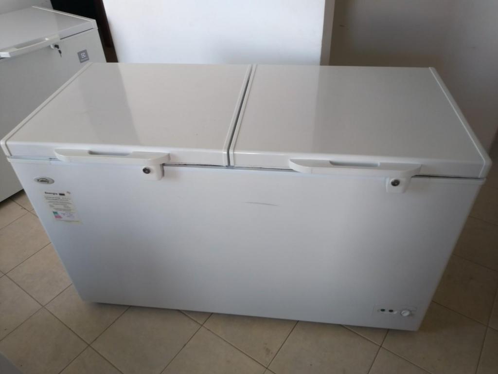 Congelador horizontal Kalley 415L 2 puertas, refrigera y