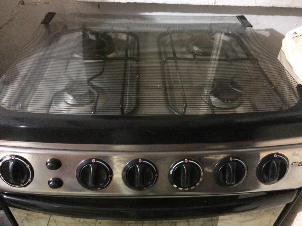 Vendo Estufa de gas con Horno.