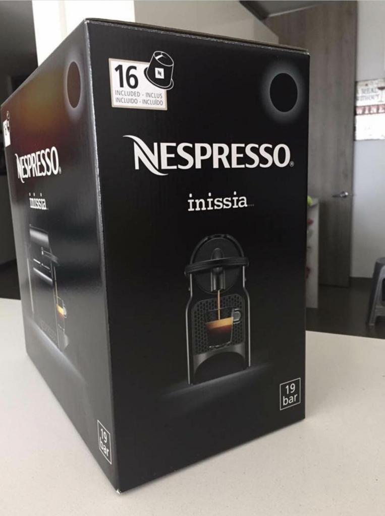 Cafetera Nespresso inissia NUEVA