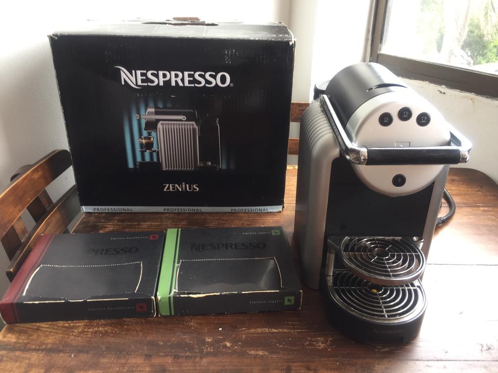 Maquina de Cafe Nespresso Zenius