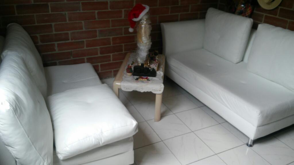 Sofa en L Y Mesa de Centro