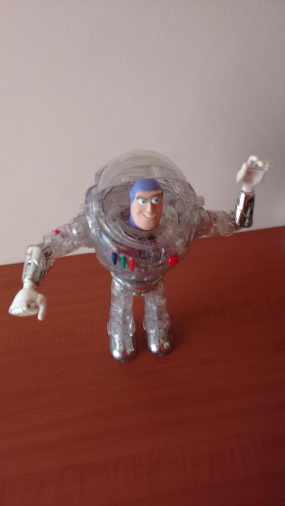 Buzz Lightyear Silver 30cm de Alto TOY STORY Marca Thinkway