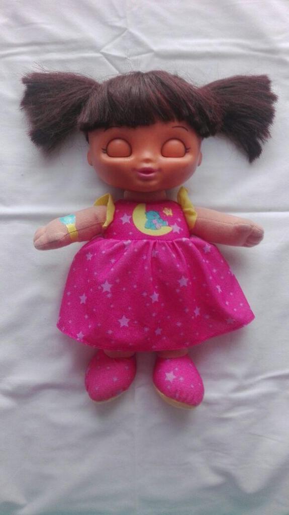 Muñeca Dora Dulces Sueños marca Fisher Price. Canta y