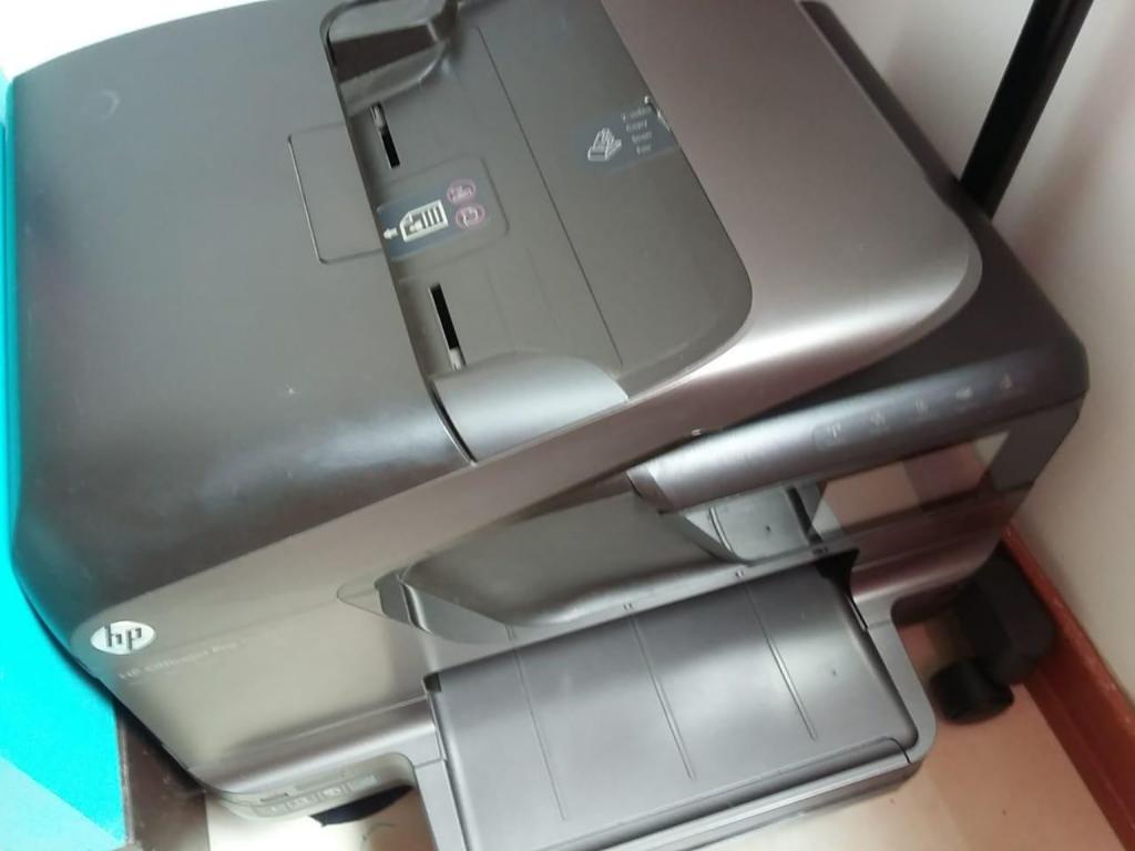 Impresora multifuncional HP Officejet Pro  usada como