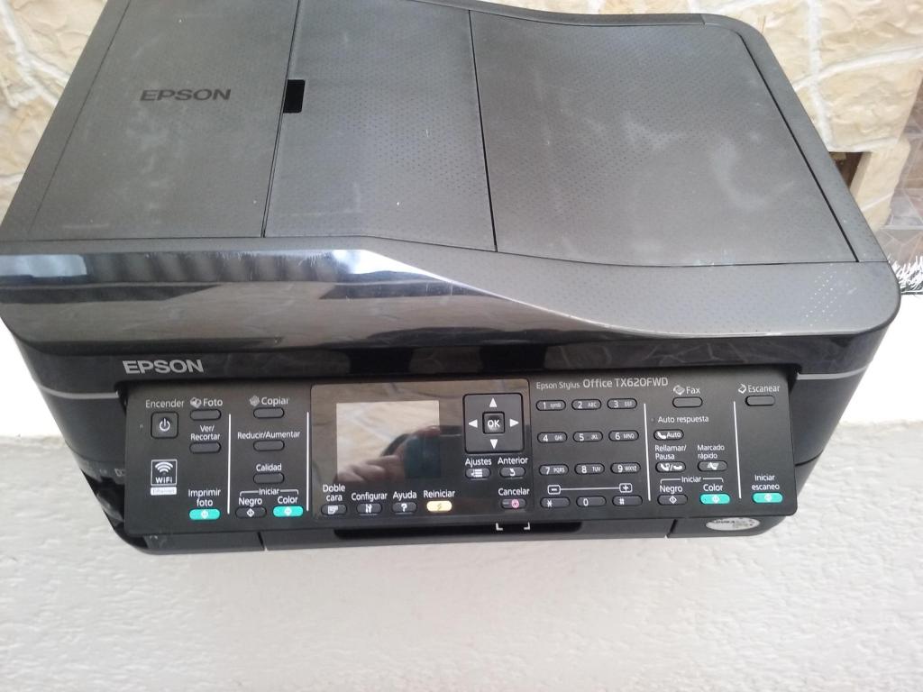se vende impresora Epson Stylus Office TX620FWD