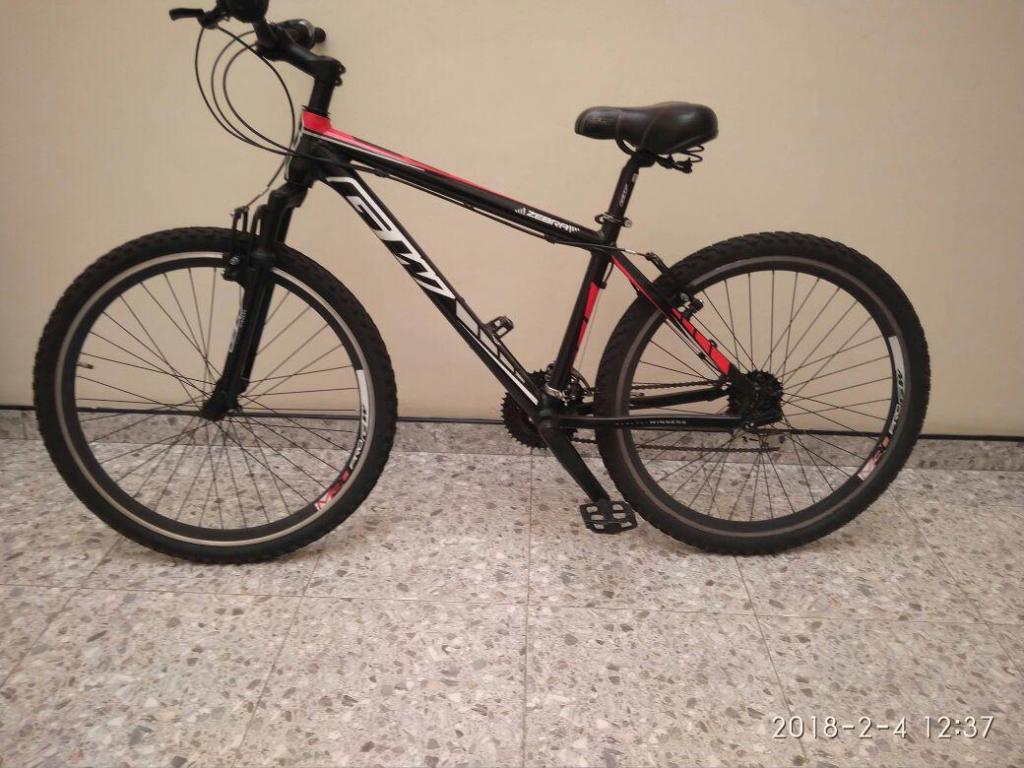 Vendo bicicleta MTB marca GW Zebra color negro rojo. Rin 26