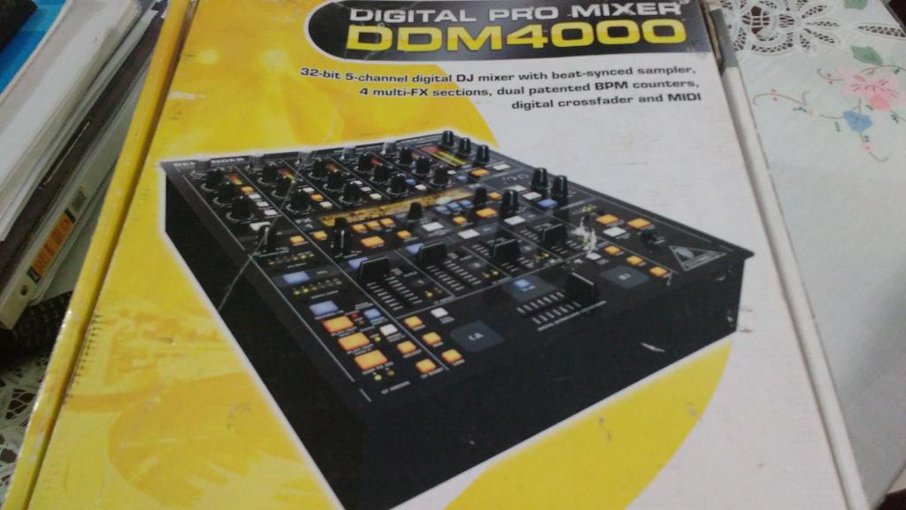 Mixer Behringer Ddm 