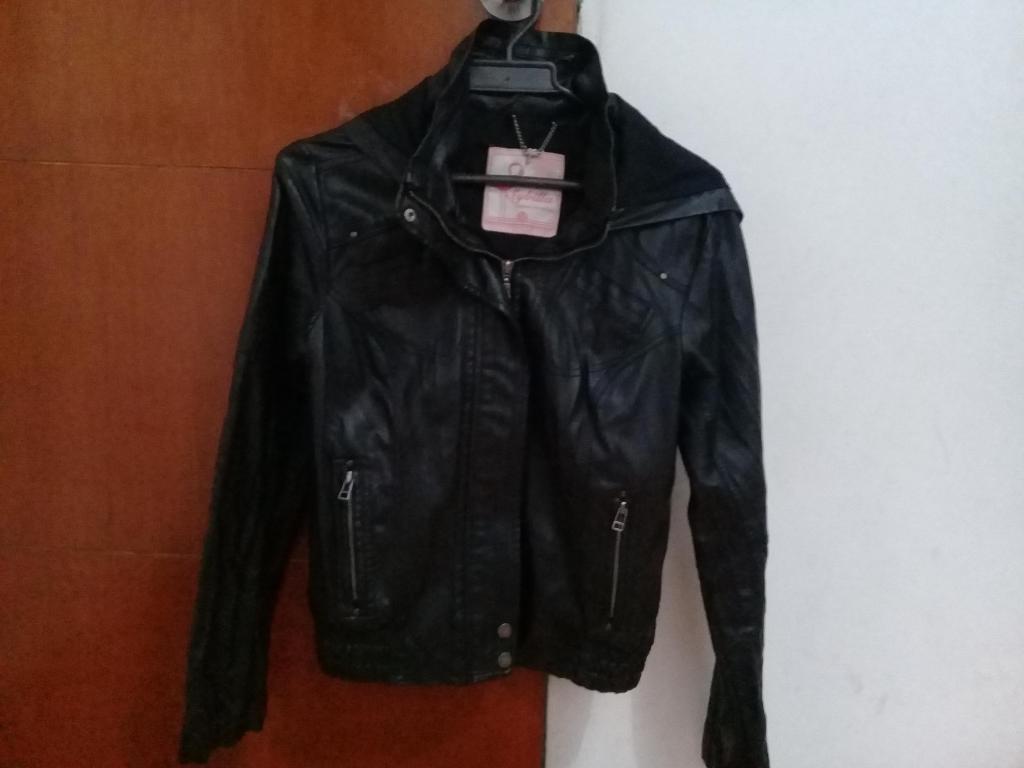 Chaqueta de cuero negra talla M